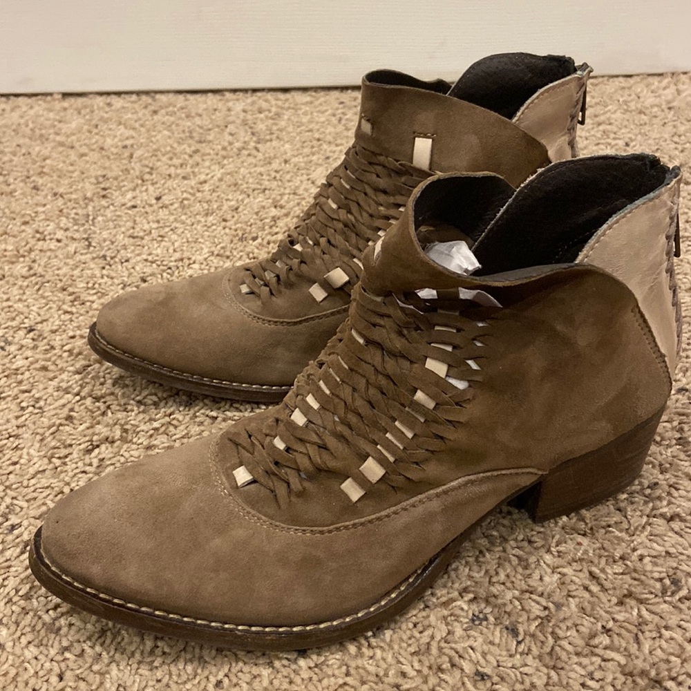Rebels Brand Taupe Mushroom Brown Suede Leather Booties size 9